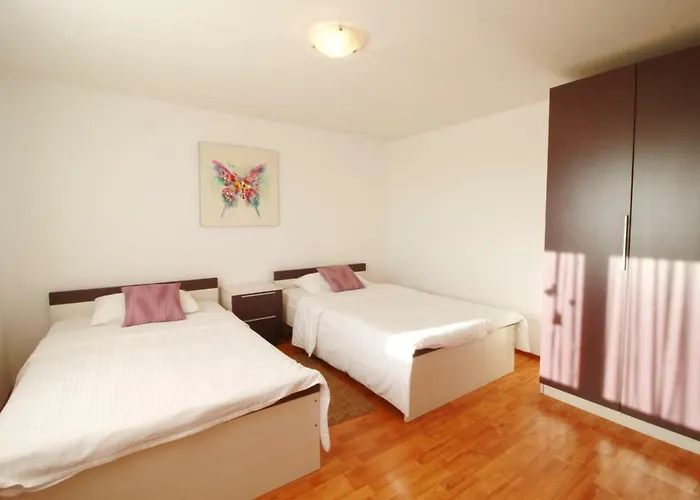 Διαμέρισμα Lana & Ema Nin